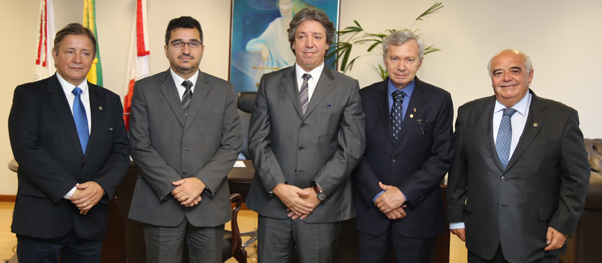 Os deputados foram recebidos no gabinete da Presidência (Foto: Fred LaRocca)